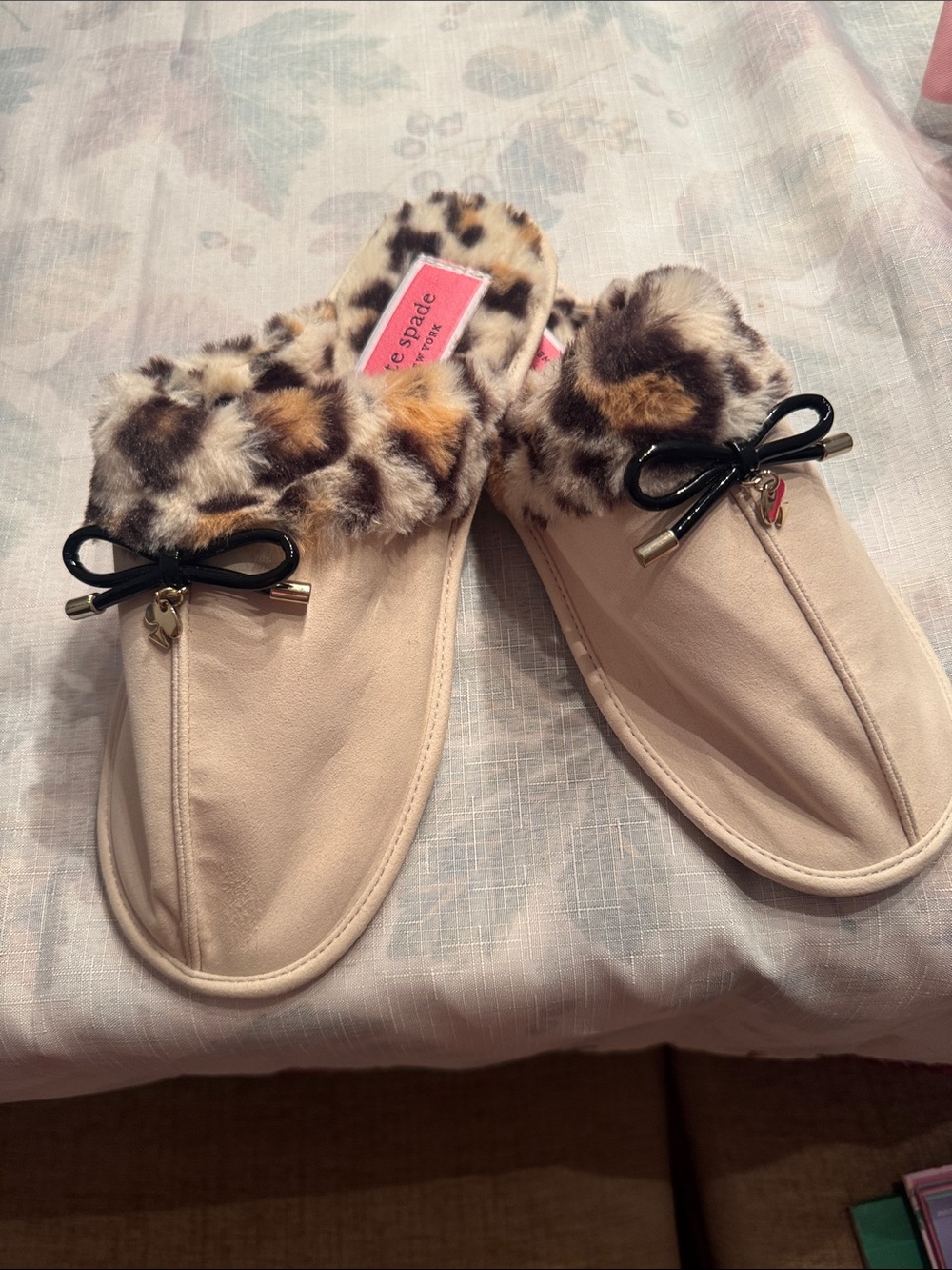 kate spade Cream Slip-On Slippers with Leopard Faux-Fur Cuff and Black Bow